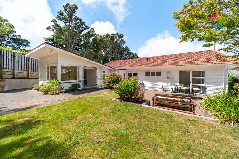 Photo of property in 52 Homewood Avenue, Karori, Wellington, 6012