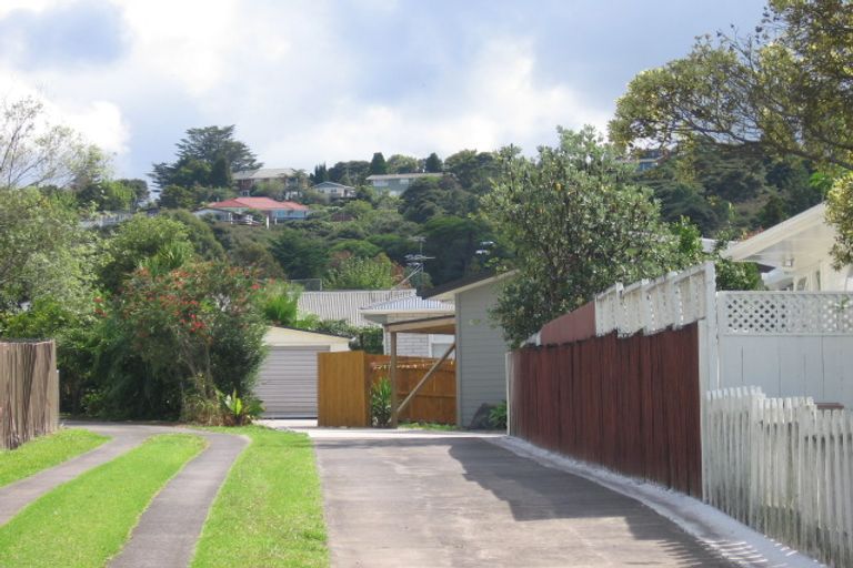 Photo of property in 1/55 Stottholm Road, Titirangi, Auckland, 0604