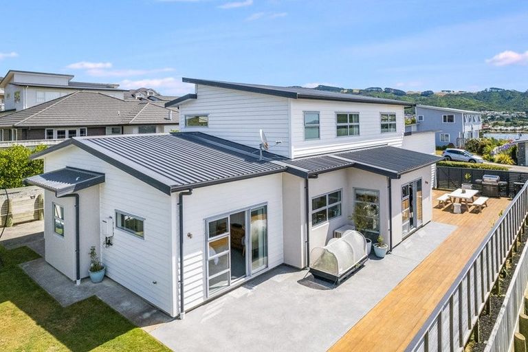 Photo of property in 17 John Burke Drive, Aotea, Porirua, 5024