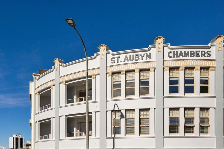 Photo of property in 1e Queen Street, New Plymouth, 4310