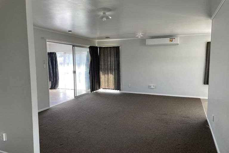 Photo of property in 15 Burndale Terrace, Manurewa, Auckland, 2102