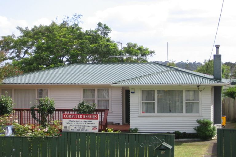 Photo of property in 17 Aeroview Drive, Beach Haven, Auckland, 0626