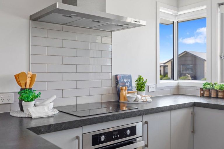 Photo of property in 20 Kotiate Street, Papamoa Beach, Papamoa, 3118