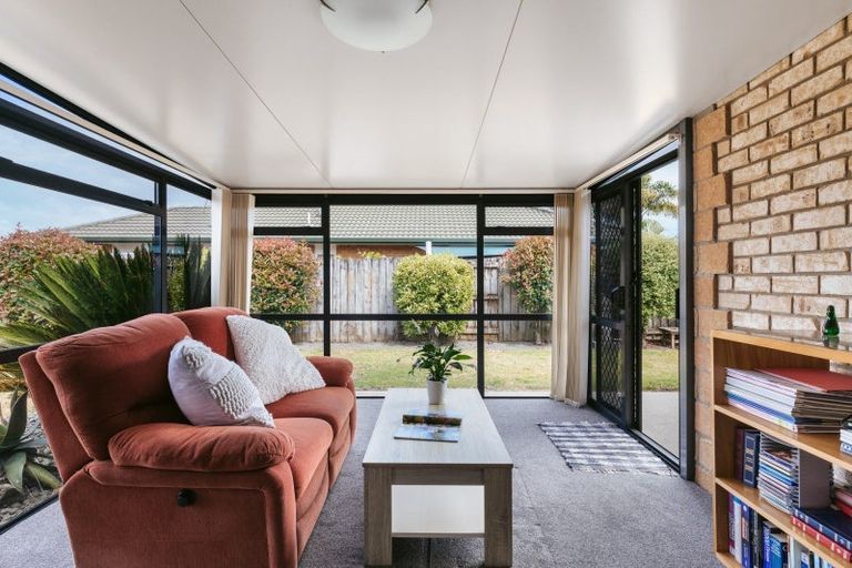 Photo of property in 34 Mcleod Place, Papamoa Beach, Papamoa, 3118