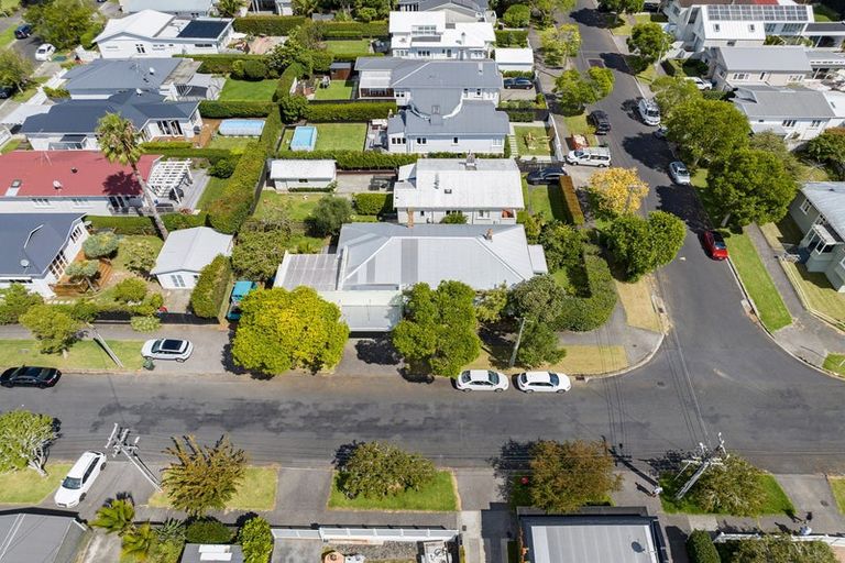 Photo of property in 64 Warnock Street, Westmere, Auckland, 1022
