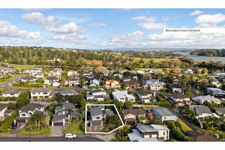 Photo of property in 14 Witton Place, Schnapper Rock, Auckland, 0632