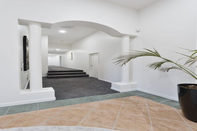 Photo of property in 9 Burgundy Park Avenue, Henderson, Auckland, 0612