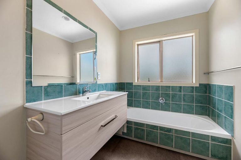 Photo of property in 8a The Drive, Brookfield, Tauranga, 3110