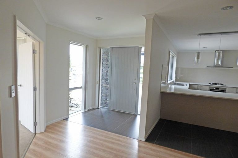 Photo of property in 7 Erceg Way, Rosehill, Papakura, 2113