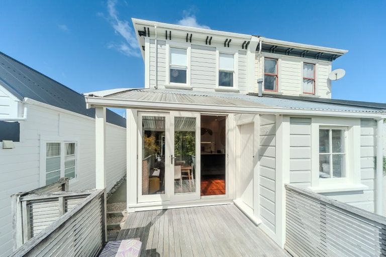 Photo of property in 100 Rintoul Street, Newtown, Wellington, 6021