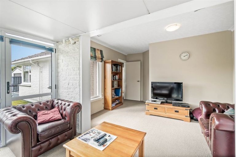 Photo of property in 19 Beatrice Place, Avonhead, Christchurch, 8042