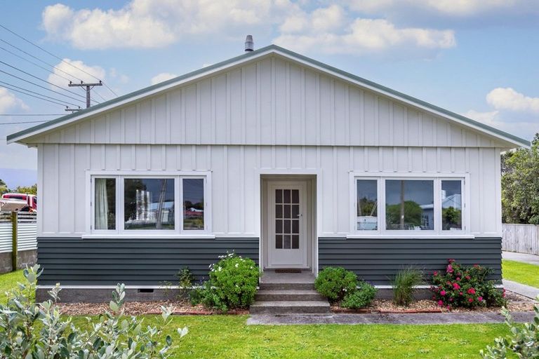 Photo of property in 1 Hayward Street, Featherston, 5710