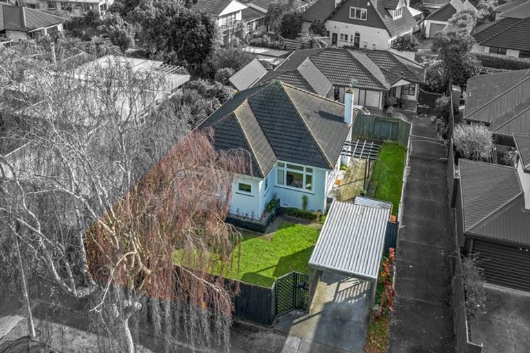 Photo of property in 6 Franklin Avenue, Hokowhitu, Palmerston North, 4410