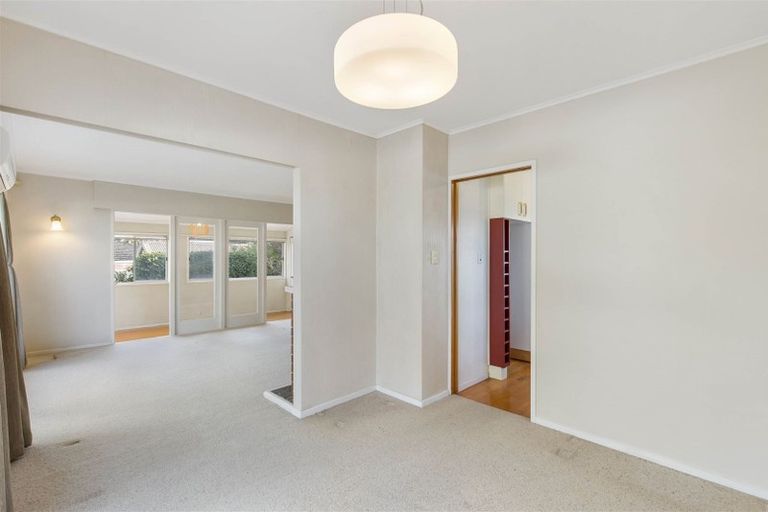 Photo of property in 6 Raines Avenue, Forrest Hill, Auckland, 0620