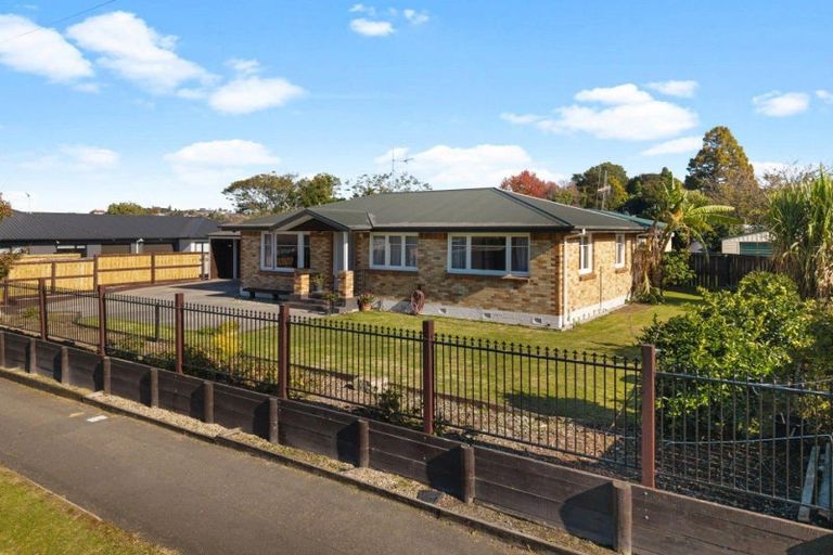 Photo of property in 2 Michael Avenue, Dinsdale, Hamilton, 3204