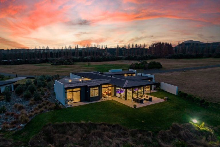 Photo of property in 16 The Fairways, Kinloch, Taupo, 3377