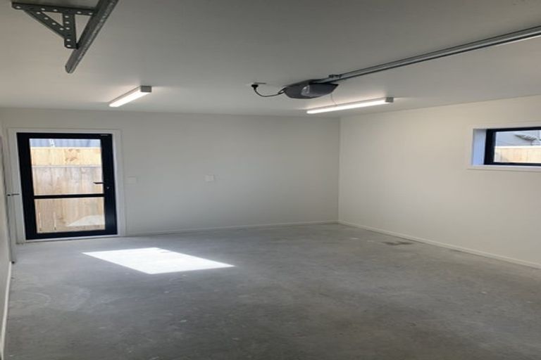 Photo of property in 10 Okoutu Lane, Moera, Lower Hutt, 5010