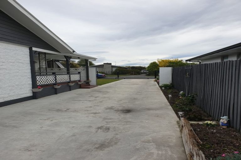 Photo of property in 28 Eglinton Street, Avondale, Christchurch, 8061
