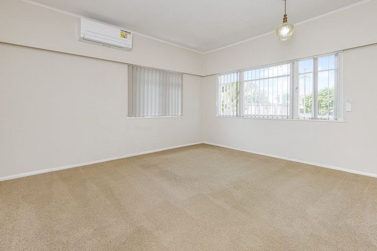 Photo of property in 8 Hamilton Road, Papatoetoe, Auckland, 2025