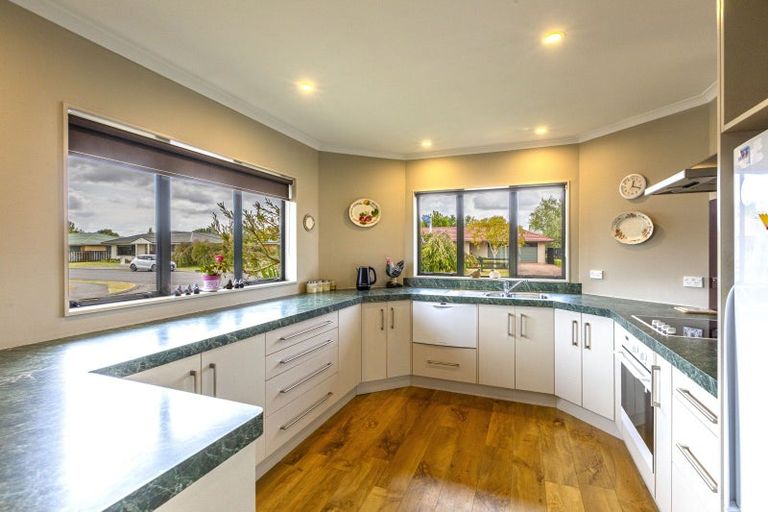 Photo of property in 24 Belgrove Place, Waipukurau, 4200