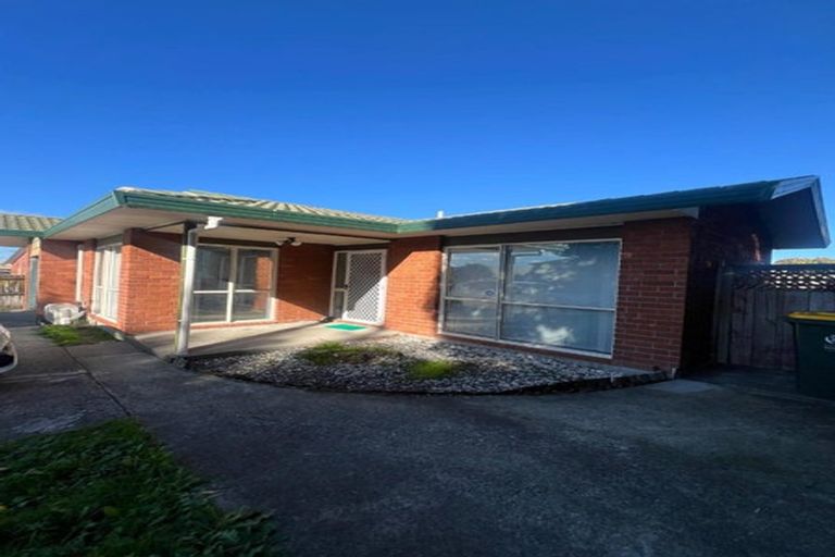 Photo of property in 1/3 Eulogy Place, Randwick Park, Auckland, 2105
