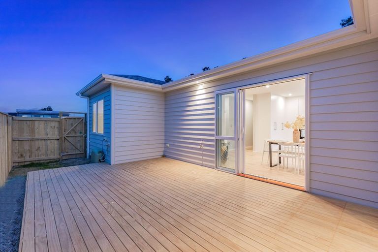 Photo of property in 17 Konoba Avenue, Kumeu, 0810