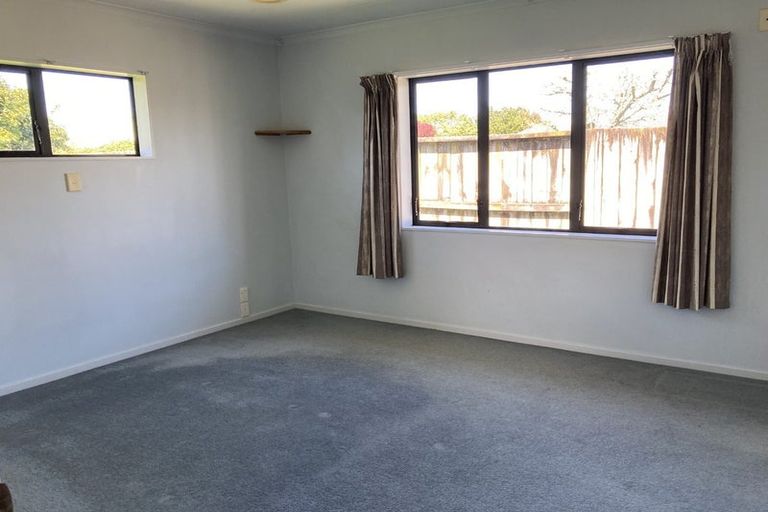 Photo of property in 35 Waiwherowhero Drive, St Andrews, Hamilton, 3200