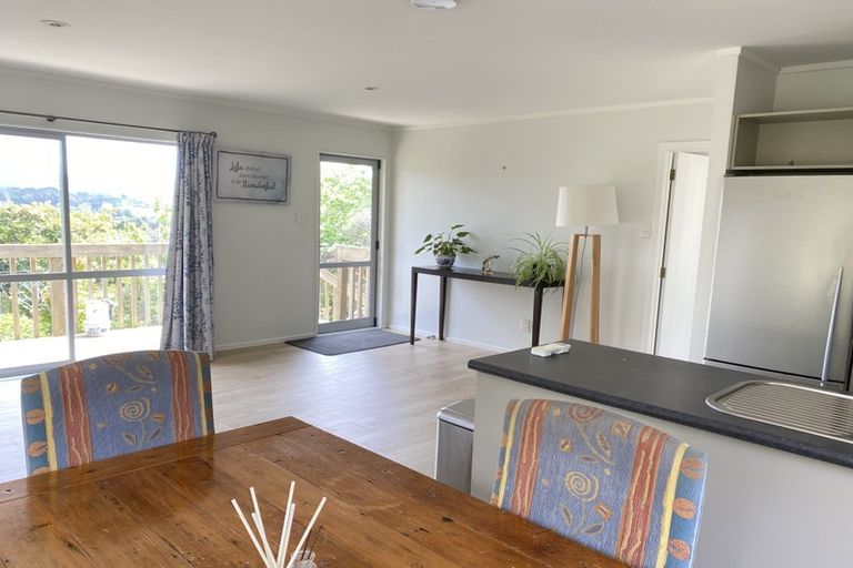 Photo of property in 8 Phillip Avenue, Glen Eden, Auckland, 0602