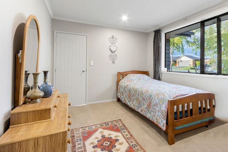 Photo of property in 14 Wiltshire Drive, Huntington, Hamilton, 3210