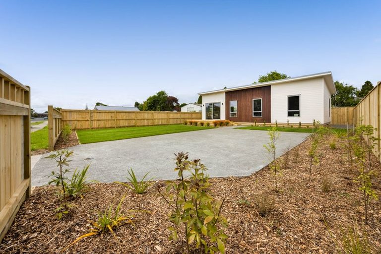 Photo of property in 9 Horoeka Street, Inglewood, 4330