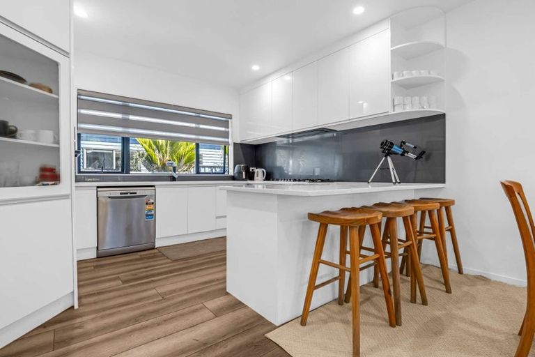 Photo of property in 43b Springs Road, Parakai, 0830