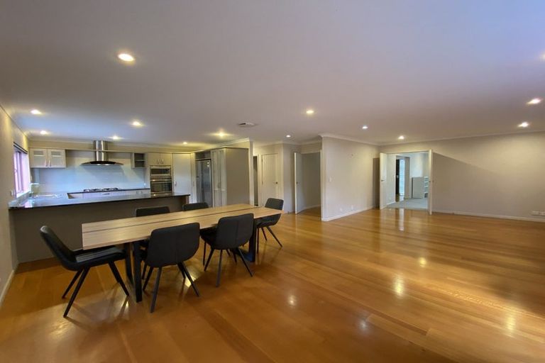 Photo of property in 4 Oak Bark Drive, Schnapper Rock, Auckland, 0632