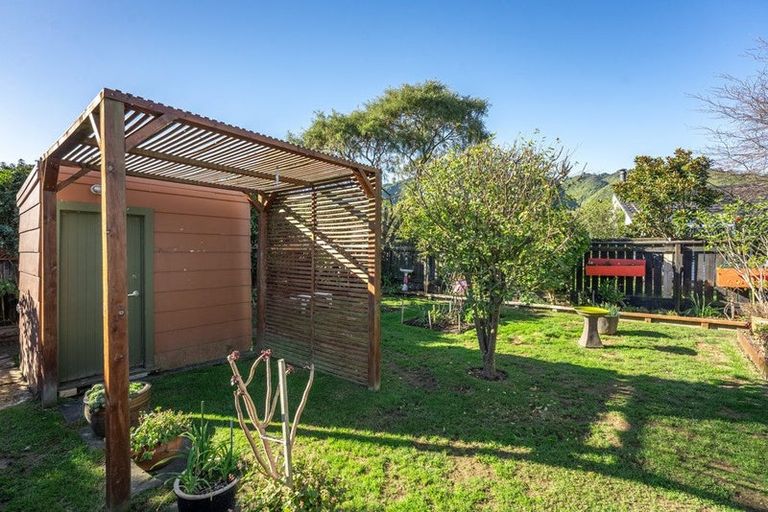 Photo of property in 29 Kapanui Road, Waikanae, 5036