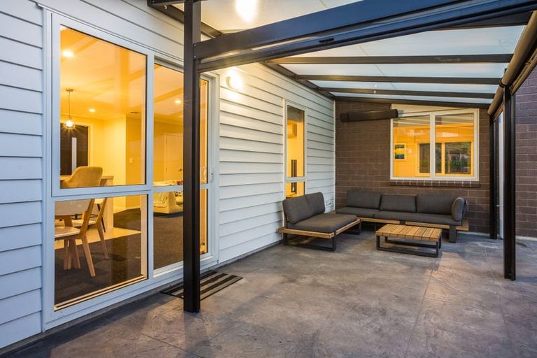 Photo of property in 11 Banks Boulevard, Whitby, Porirua, 5024