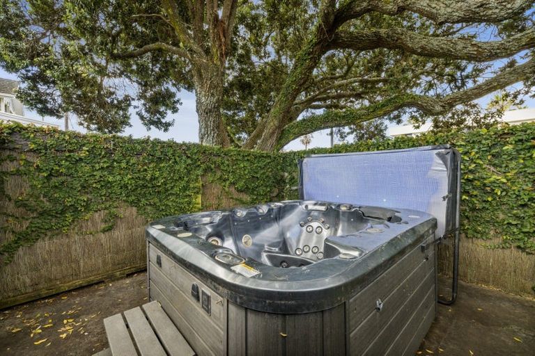 Photo of property in 128 Muricata Avenue, Mount Maunganui, 3116