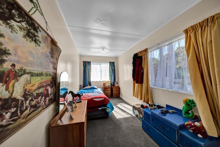 Photo of property in 5 Meredith Street, Patea, 4520