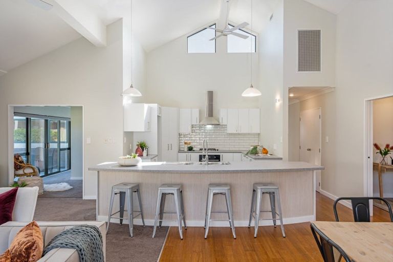 Photo of property in 15 Strachan Way, Highbury, Palmerston North, 4412