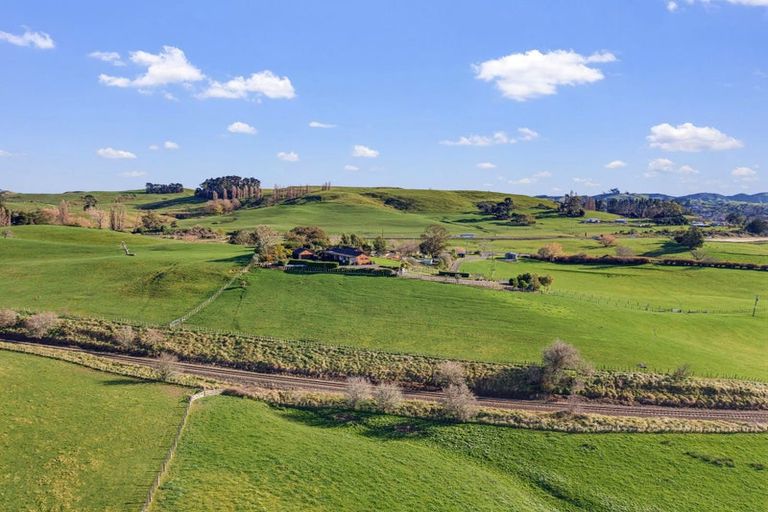 Photo of property in 35 Tapairu Road, Waipawa, 4275