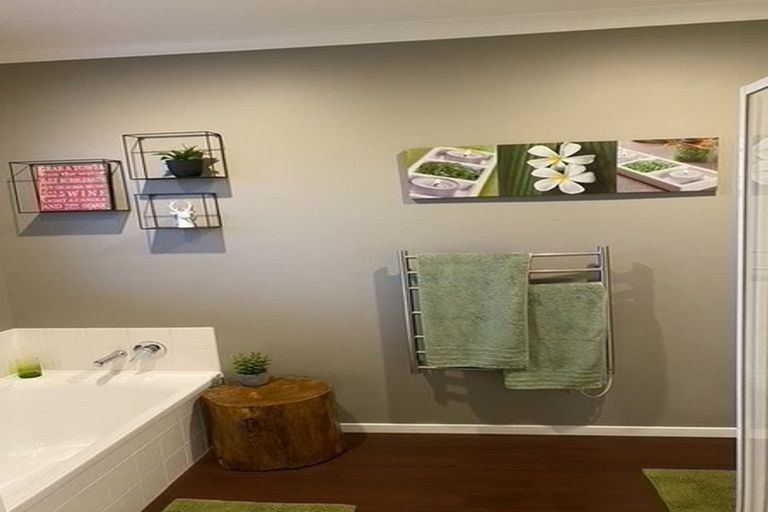 Photo of property in 8 Rossington Drive, West Melton, 7618