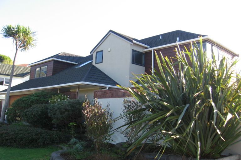 Photo of property in 11 Longmont Terrace, Churton Park, Wellington, 6037