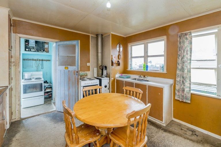 Photo of property in 16 Shamrock Street, Levin, 5510