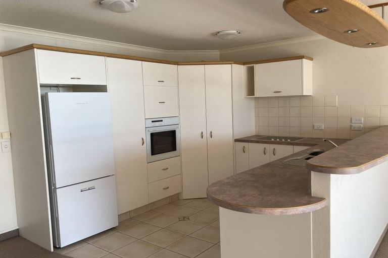 Photo of property in Ocean Apartments, 5/44 Marine Parade, Paraparaumu Beach, Paraparaumu, 5032