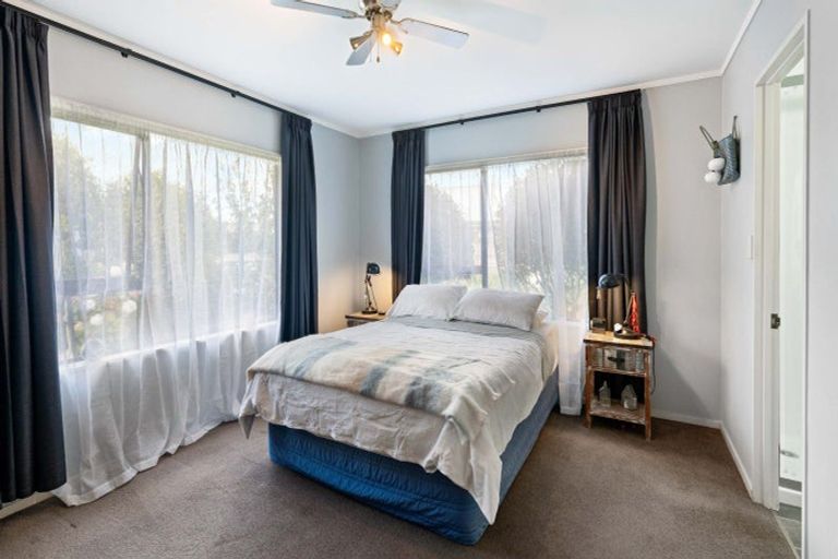 Photo of property in 2 Tavarnya Way, Patumahoe, Pukekohe, 2679