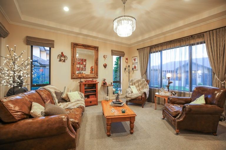 Photo of property in 11 Johnnybro Place, Rototuna North, Hamilton, 3210