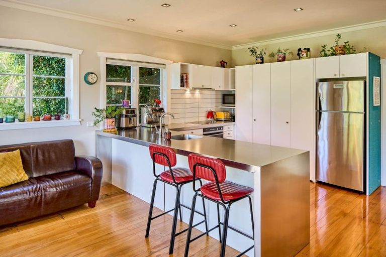 Photo of property in 5 Marina Grove, Hutt Central, Lower Hutt, 5010