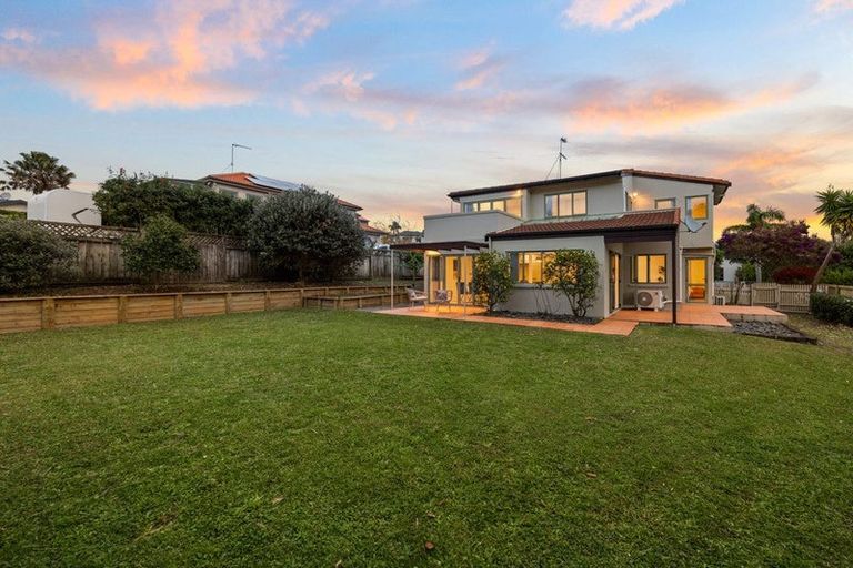 Photo of property in 68 Marina View Drive, West Harbour, Auckland, 0618
