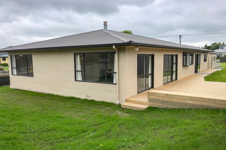 Photo of property in 42 Gordon Street, Weston, Oamaru, 9401