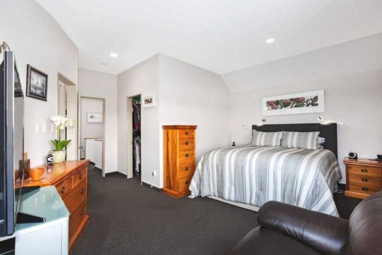 Photo of property in 17 Dornoch Place, Papakowhai, Porirua, 5024