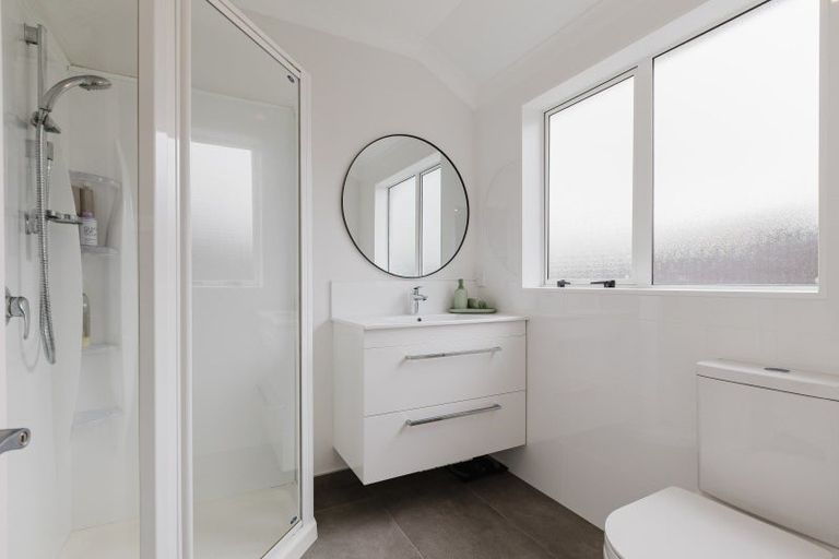 Photo of property in 4 Lourie Way, Fitzherbert, Palmerston North, 4410