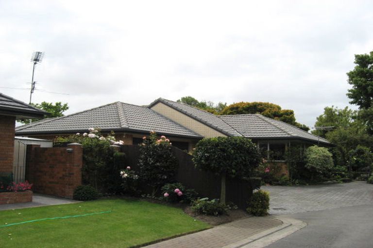 Photo of property in 77 Toorak Avenue, Avonhead, Christchurch, 8042